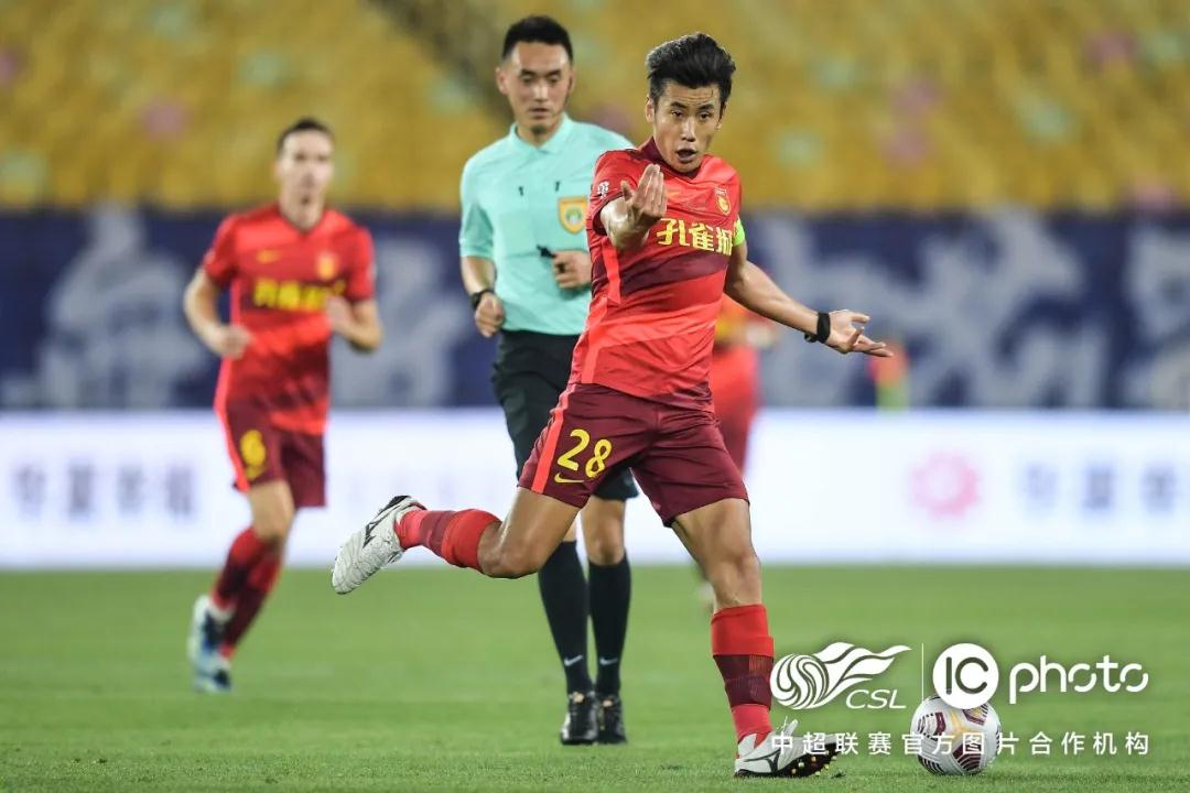 ملعب نهائي دوري أبطال أوروبا ٢٠٢١قصة الملعب الذي احتضن الحدث الكروي الأبرز